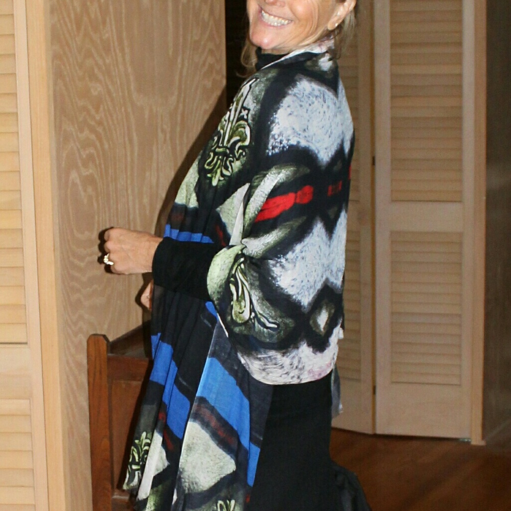 Oolala: Luxuriously soft Fleur-de-lis Modal scarf - Picture 4 of 8